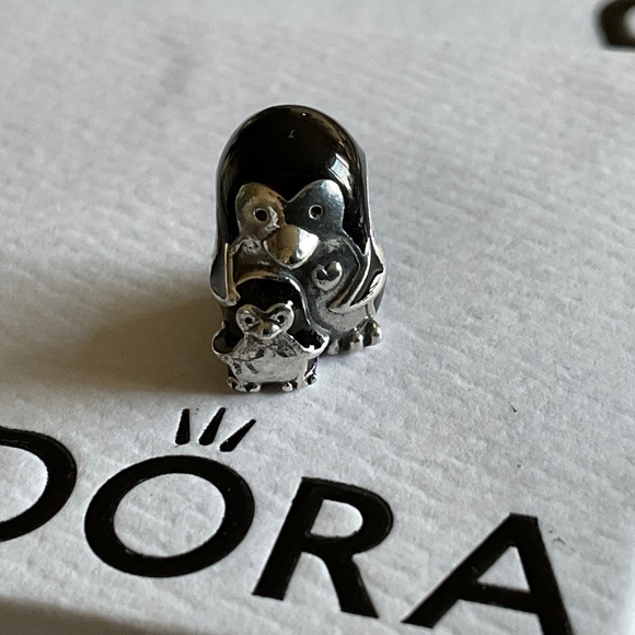 Pandora Penguin charm - Picture 2 of 5